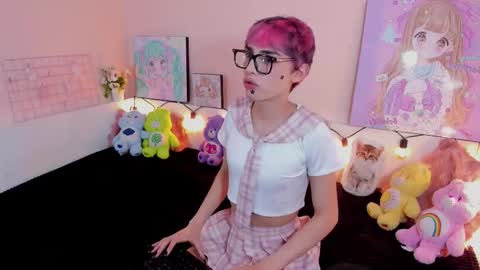 Snapshot of strawberry_kitty_ chatting on 23, 11, 2025 strawberry_kitty_ online show from 23, 11, 2025