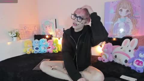 Snapshot of strawberry_kitty_ chatting on 19, 12, 2025 strawberry_kitty_ online show from 19, 12, 2025