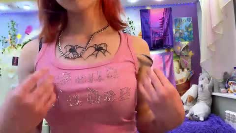 Snapshot of strawberrysmack chatting on 2, 6, 2026 Rose online show from 2, 6, 2026