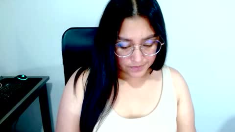 strawlux online show from 10, 3, 2026