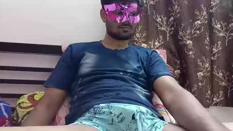 strip_couple_love1 online show from 3, 3, 2026