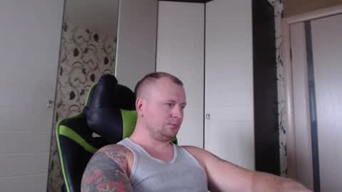 Snapshot of strongass18 chatting on 17, 12, 2024 Alex online show from 17, 12, 2024