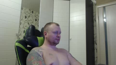 Snapshot of strongass18 chatting on 21, 12, 2024 Alex online show from 21, 12, 2024