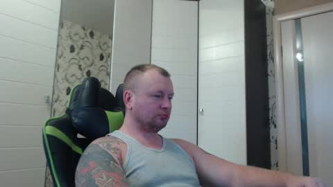 Snapshot of strongass18 chatting on 22, 12, 2024 Alex online show from 22, 12, 2024