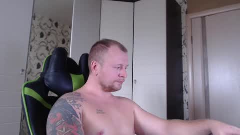 Snapshot of strongass18 chatting on 27, 12, 2024 Alex online show from 27, 12, 2024