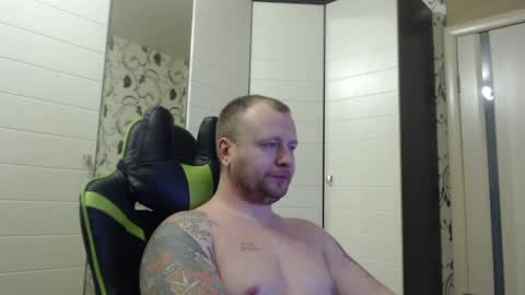 Snapshot of strongass18 chatting on 28, 12, 2024 Alex online show from 28, 12, 2024