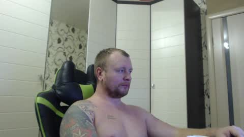 Snapshot of strongass18 chatting on 4, 1, 2025 Alex online show from 4, 1, 2025