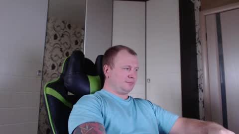 Snapshot of strongass18 chatting on 14, 1, 2025 Alex online show from 14, 1, 2025
