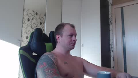Snapshot of strongass18 chatting on 21, 1, 2025 Alex online show from 21, 1, 2025