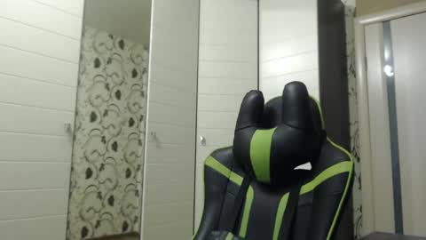 Snapshot of strongass18 chatting on 26, 1, 2025 Alex online show from 26, 1, 2025