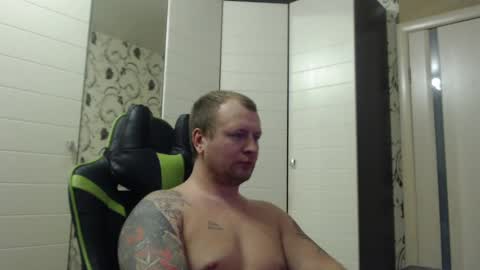 Snapshot of strongass18 chatting on 1, 2, 2025 Alex online show from 1, 2, 2025