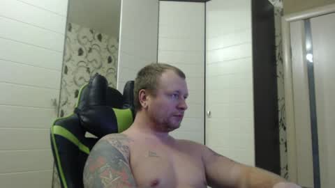 Snapshot of strongass18 chatting on 1, 2, 2025 Alex online show from 1, 2, 2025