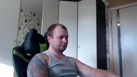 Snapshot of strongass18 chatting on 4, 2, 2025 Alex online show from 4, 2, 2025