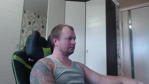 Snapshot of strongass18 chatting on 6, 2, 2025 Alex online show from 6, 2, 2025