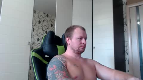 Snapshot of strongass18 chatting on 6, 2, 2025 Alex online show from 6, 2, 2025