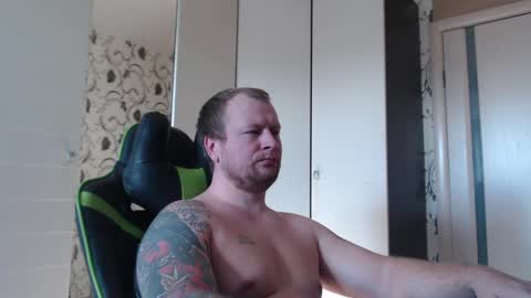 Snapshot of strongass18 chatting on 17, 2, 2025 Alex online show from 17, 2, 2025