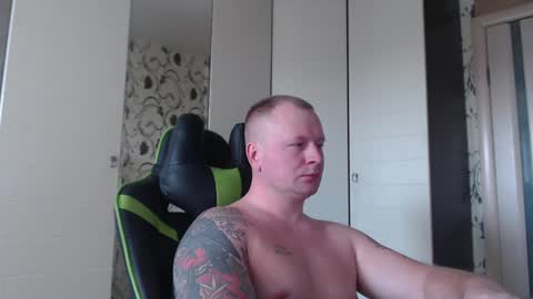 Snapshot of strongass18 chatting on 27, 2, 2025 Alex online show from 27, 2, 2025