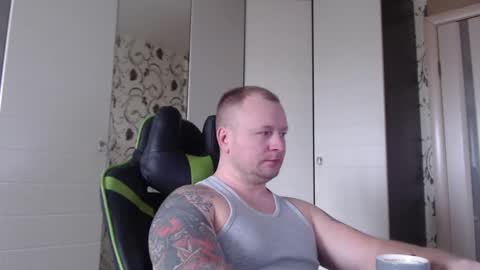 Snapshot of strongass18 chatting on 4, 3, 2025 Alex online show from 4, 3, 2025