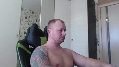 Snapshot of strongass18 chatting on 8, 3, 2025 Alex online show from 8, 3, 2025