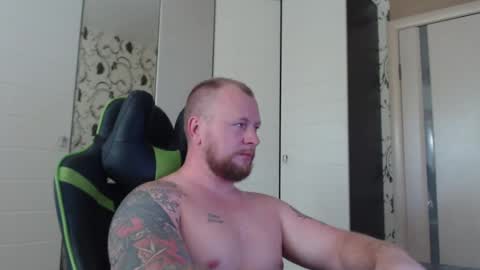 Snapshot of strongass18 chatting on 13, 9, 2025 Alex online show from 13, 9, 2025