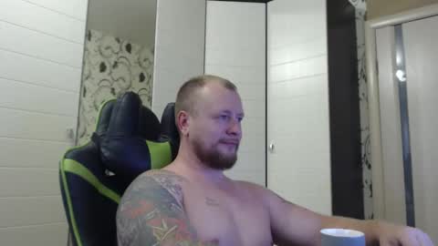 Snapshot of strongass18 chatting on 20, 9, 2025 Alex online show from 20, 9, 2025