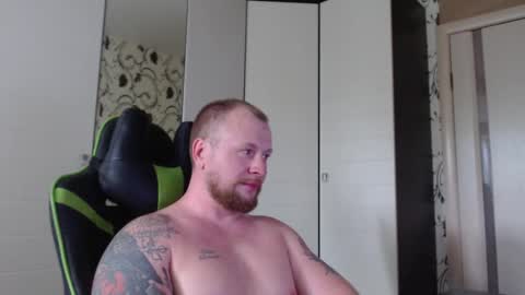 Snapshot of strongass18 chatting on 21, 9, 2025 Alex online show from 21, 9, 2025
