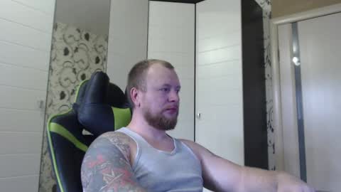 Snapshot of strongass18 chatting on 12, 10, 2025 Alex online show from 12, 10, 2025