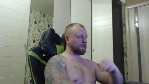 Snapshot of strongass18 chatting on 18, 10, 2025 Alex online show from 18, 10, 2025