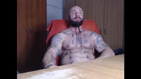 Snapshot of strongivan chatting on 4, 11, 2025 StrongIvan online show from 4, 11, 2025