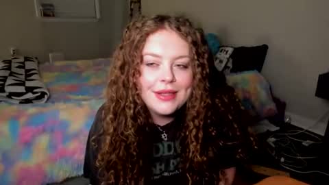 Snapshot of strwbby chatting on 7, 11, 2025 Strwbby online show from 7, 11, 2025