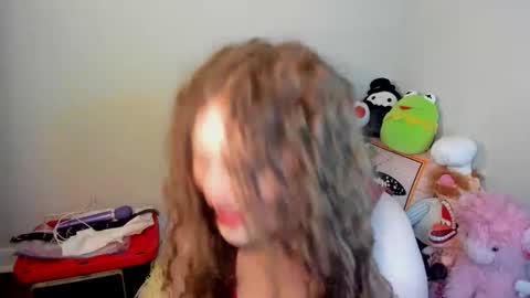 Snapshot of strwbby chatting on 30, 11, 2025 Strwbby online show from 30, 11, 2025