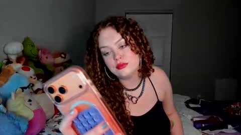 Snapshot of strwbby chatting on 21, 12, 2025 Strwbby online show from 21, 12, 2025