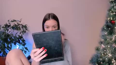 Snapshot of stuffed_cookie chatting on 28, 12, 2024 Mary online show from 28, 12, 2024