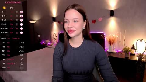 Snapshot of stuffed_cookie chatting on 21, 11, 2025 Mary online show from 21, 11, 2025