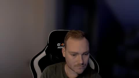 Snapshot of sub_austr chatting on 5, 11, 2025 sub_austr online show from 5, 11, 2025