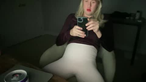 Sissy Isabella online show from 4, 6, 2026
