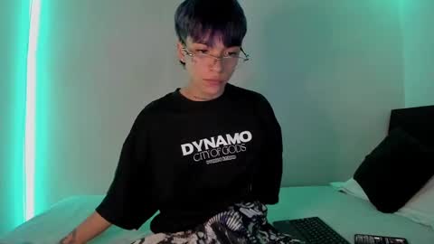 Snapshot of submissive_boyy_ chatting on 8, 2, 2025 nico online show from 8, 2, 2025