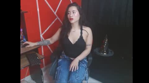 Snapshot of submissiveemily chatting on 25, 10, 2025 submissiveemily online show from 25, 10, 2025