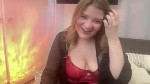 Snapshot of submissivescarletxo chatting on 7, 5, 2026 Scarlet online show from 7, 5, 2026