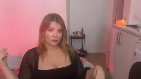 Snapshot of submissivescarletxo chatting on 7, 6, 2026 Scarlet online show from 7, 6, 2026