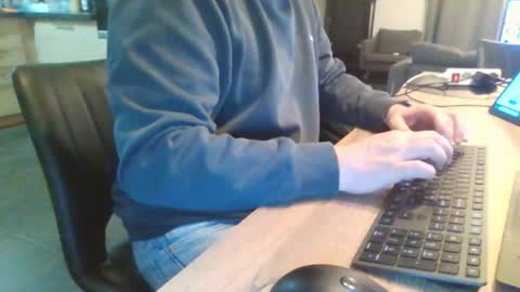 submissivguy online show from 15, 11, 2025