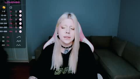 Snapshot of succubus_leslie chatting on 20, 12, 2024 succubus_leslie online show from 20, 12, 2024