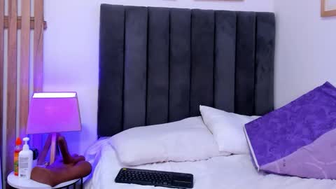 Snapshot of succubusdolly chatting on 17, 10, 2025 Luna online show from 17, 10, 2025