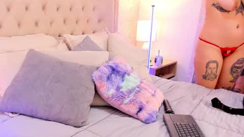 Snapshot of succubusdolly chatting on 6, 11, 2025 Luna online show from 6, 11, 2025