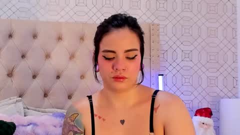 Snapshot of succubusdolly chatting on 23, 11, 2025 Luna online show from 23, 11, 2025