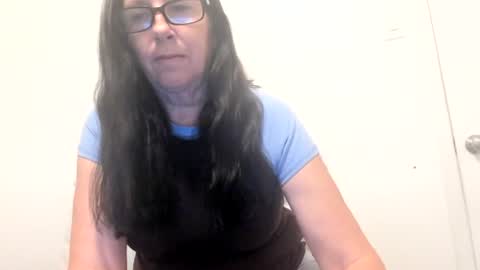Such A Sassy Peach Goddess online show from 3, 8, 2026