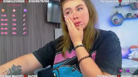 suchcute_ online show from 8, 5, 2026