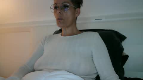 Snapshot of sucrette5629 chatting on 13, 5, 2026 sucrette5629 online show from 13, 5, 2026