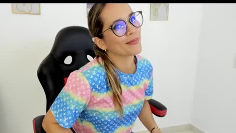 Snapshot of sugar_milff chatting on 25, 1, 2025 sugar_milff online show from 25, 1, 2025