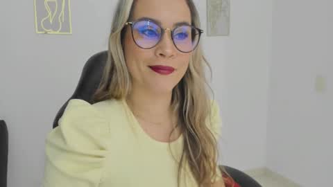 Snapshot of sugar_milff chatting on 5, 12, 2025 sugar_milff online show from 5, 12, 2025